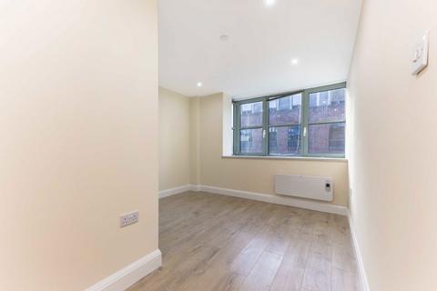 3 bedroom flat to rent, Clarence Street, Kingston Upon Thames KT1