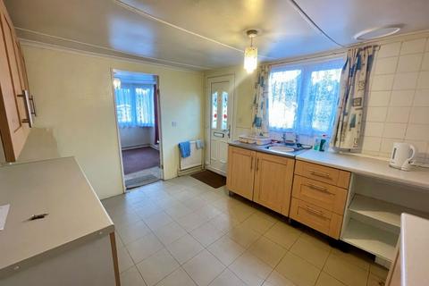 3 bedroom chalet for sale, Woodland Park, Swansea SA5