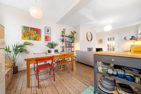 3 bedroom flat for sale, Coldharbour Lane, SE5