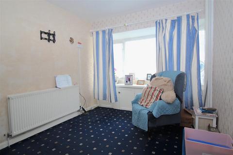 4 bedroom end of terrace house for sale, Meadway, Birmingham B33