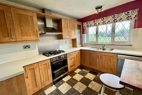 3 bedroom bungalow for sale, Dewsbury Road, Gomersal, BD19