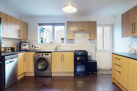 3 bedroom terraced house for sale, Delhi Road, Basildon, Essex, SS13