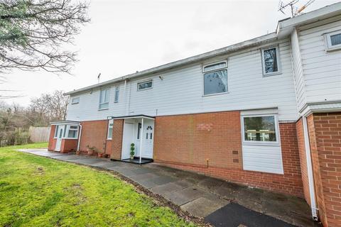 4 bedroom terraced house to rent, Himbleton Close, Lodge Park, Redditch