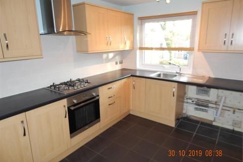 4 bedroom terraced house to rent, Himbleton Close, Lodge Park, Redditch