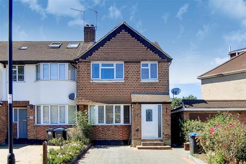 4 bedroom end of terrace house to rent, Kenilworth Crescent, Enfield EN1