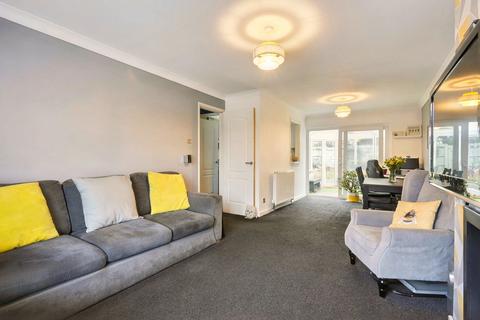 102 Betsham Road, Maidstone, ME15 8TX