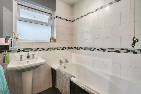 102 Betsham Road, Maidstone, ME15 8TX