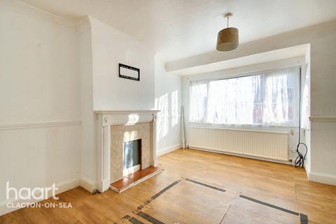 3 bedroom semi-detached house to rent, Dudley Road, Clacton-on-sea