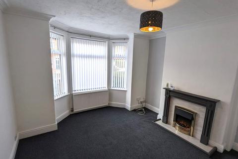 3 bedroom semi-detached house to rent, Stockport, Stockport SK3