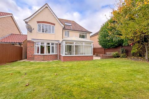 4 bedroom detached house for sale, Felsham Chase, Burwell.