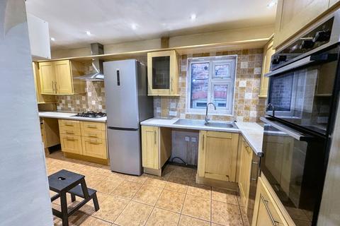 3 bedroom semi-detached house for sale, Rochester Avenue, Prestwich, M25