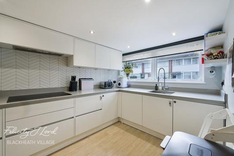 4 bedroom end of terrace house for sale, Foxwood Road, London, SE3