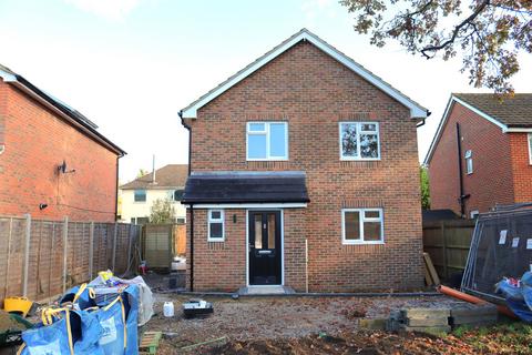 3 bedroom detached house for sale, Cherrywood Road, Farnborough GU14