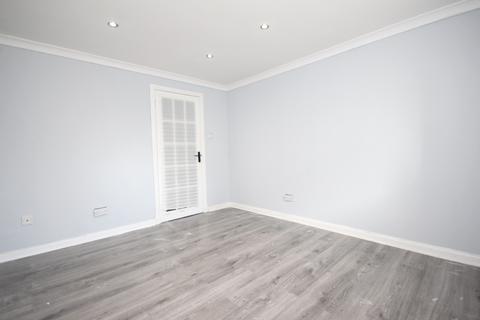 2 bedroom flat to rent, Wilson Street, Hamilton, ML3