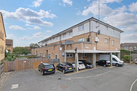 3 bedroom ground floor flat for sale, Meopham Road, Mitcham CR4