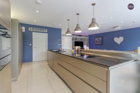 4 bedroom detached house for sale, Pinner Road, Watford WD19