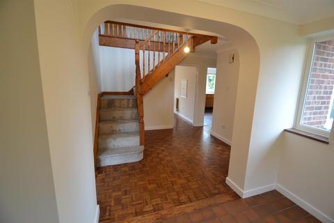 4 bedroom detached house to rent, The Street, Rockland St. Mary, Norfolk