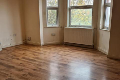 2 bedroom flat to rent, Woburn Road, Bedford MK40