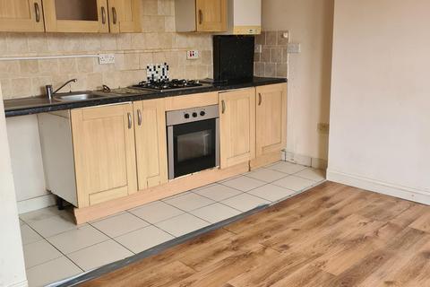 2 bedroom flat to rent, Woburn Road, Bedford MK40