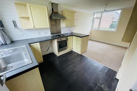 3 bedroom terraced house for sale, Magyar Crescent, Whitestone, Nuneaton