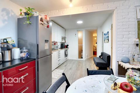 Flat 1, 36 Elgin Road, Ilford, IG3 8LL