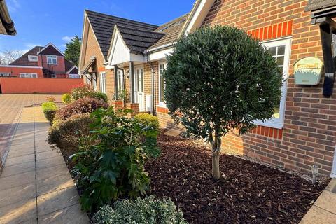 2 bedroom semi-detached bungalow for sale, Friday Street, Eastbourne