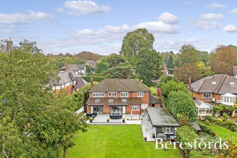 4 bedroom detached house for sale, Parkway, Gidea Park, RM2