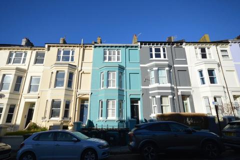 5 bedroom terraced house to rent, Queens Park Road, Brighton BN2