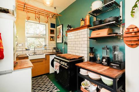 909 Abbeydale Road, Sheffield, S7 2BJ