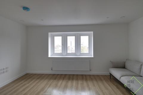 3 bedroom flat to rent, London N13