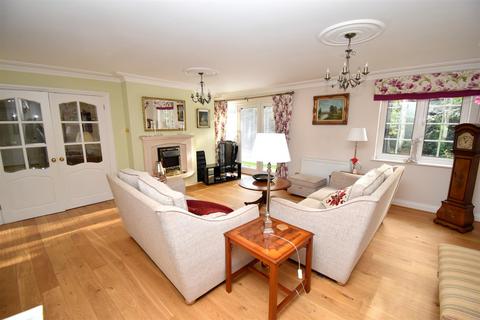 2 bedroom apartment for sale, The Tye, East Hanningfield