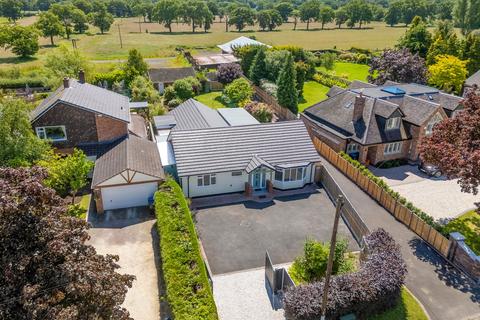 4 bedroom detached bungalow for sale, Earlswood Common, Earlswood, B94