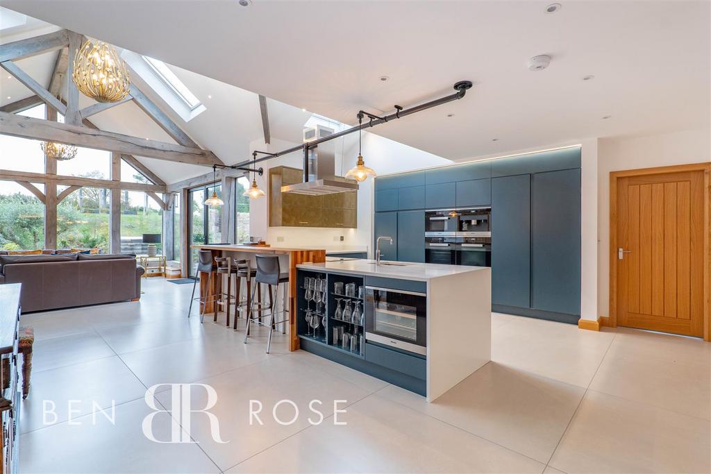 Kitchen/Breakfast Room