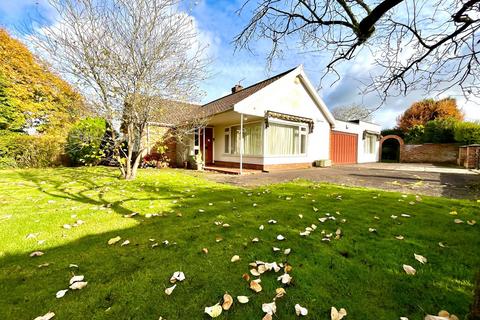 3 bedroom detached bungalow for sale, Wood Lane, Swardeston