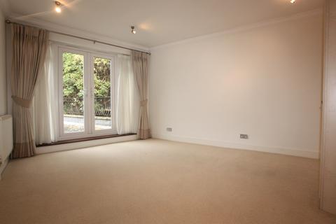 undefined, The Vale, Golders Green NW11