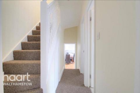 3 bedroom flat to rent, Norfolk Road, London, E17