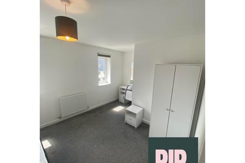 6 bedroom house to rent, Slade Baker Way, Bristol BS16