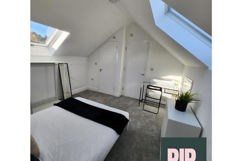 4 bedroom flat to rent, Bristol BS4