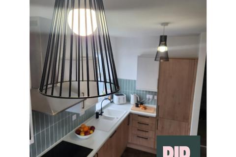 4 bedroom flat to rent, Bristol BS4