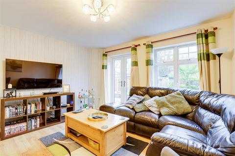 2 bedroom semi-detached house for sale, Corncrake Avenue, Basford NG6