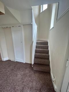 3 bedroom semi-detached house to rent, Chester Road, Little Sutton, Ellesmere Port, CH66 3RH