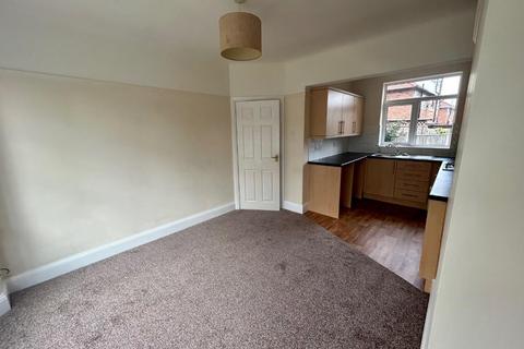 3 bedroom semi-detached house to rent, Chester Road, Little Sutton, Ellesmere Port, CH66 3RH