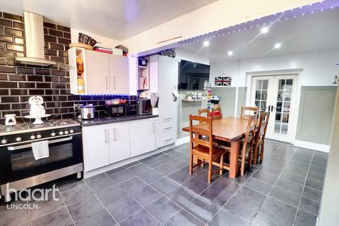 3 bedroom end of terrace house for sale, Marlowe Drive, Lincoln