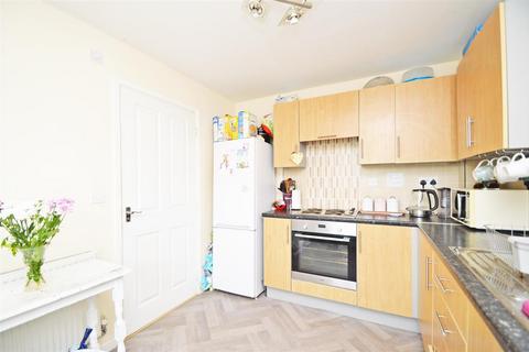 3 bedroom end of terrace house for sale, Wilfred Owen Close, Shrewsbury