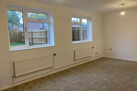 3 bedroom house to rent, Broadhurst Road, Wittering PE8