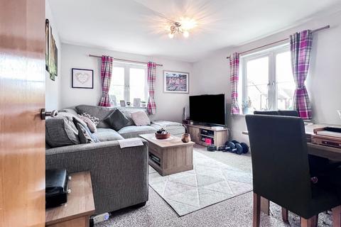 2 bedroom apartment for sale, Moorcroft Court, Ossett WF5