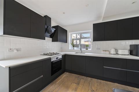 3 bedroom end of terrace house for sale, Keynsham Road, Morden SM4