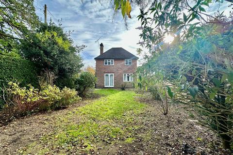 3 bedroom detached house for sale, Coleson Hill Road, Wrecclesham, Farnham