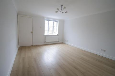 2 bedroom end of terrace house for sale, Keeble Way, Braintree