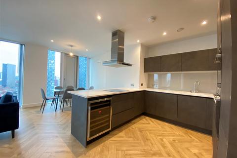 3 bedroom apartment to rent, Elizabeth Tower, Chester Road, Manchester